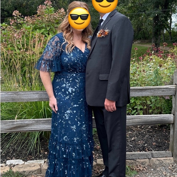 MAC DUGGAL PLUS SIZE NAVY SEQUINED FLUTTER SLEEVE FAUX WRAP V-NECK TIERED GOWN - Picture 5 of 10